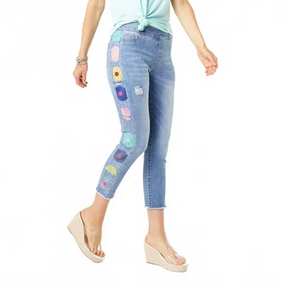 COCO + CARMEN OMG SKINNY CAPRI WITH FLORAL SIDE EMBROIDERY IN LIGHT DENIM