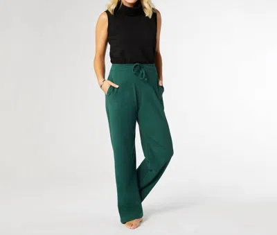 Coco + Carmen Women's Smooth Wide Leg Pant In Evergreen In Green
