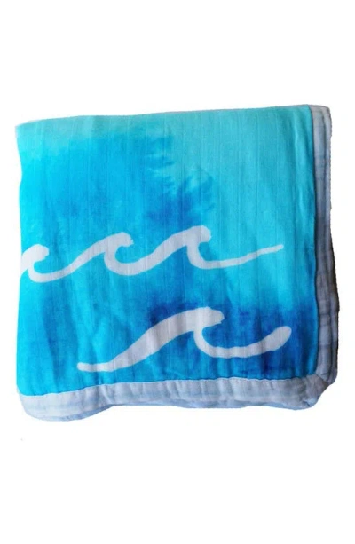 Coco Moon Nalu Quilt In Blue