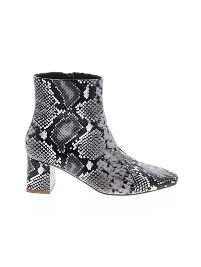 Pre-owned Coconuts By Matisse Ankle Boots In Gray