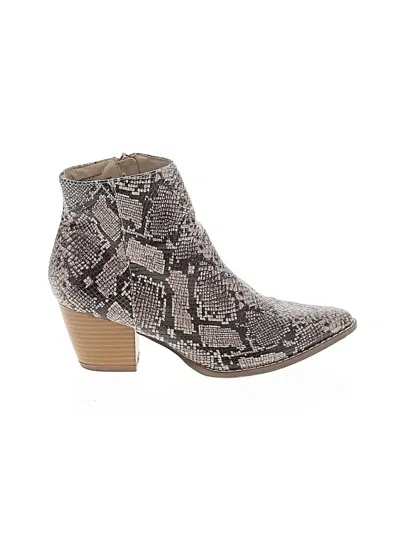 Pre-owned Coconuts By Matisse Ankle Boots In Gray