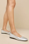 COCONUTS BY MATISSE NIKKI SILVER METALLIC LEATHER BOW BALLET FLATS