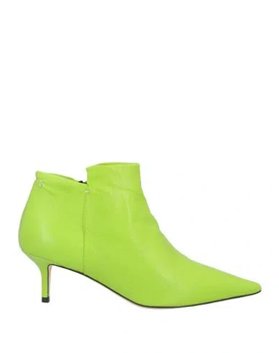 Collection Privèe Collection Privēe? Woman Ankle Boots Acid Green Size 9 Soft Leather