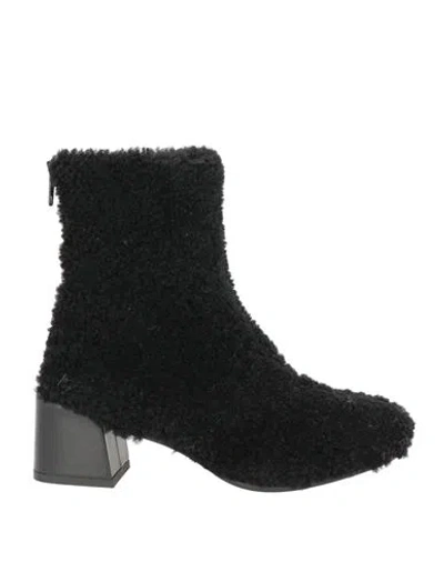 Collection Privèe Collection Privēe? Woman Ankle Boots Black Size 7 Ovine Leather