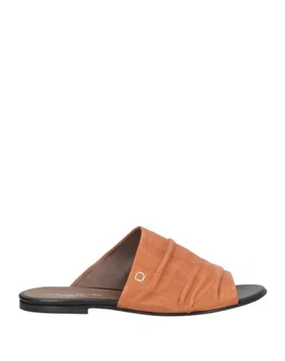 Collection Privèe Collection Privēe? Woman Sandals Camel Size 8 Leather