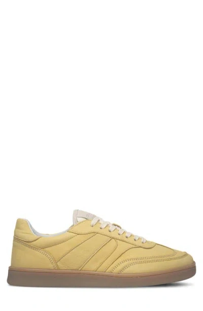Collegium Court Iii Sneaker In Yellow