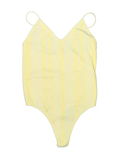Pre-owned Colsie Bodysuit In Yellow