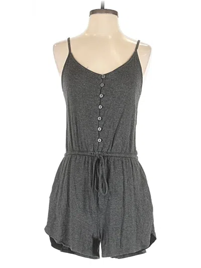 Pre-owned Colsie Romper In Gray