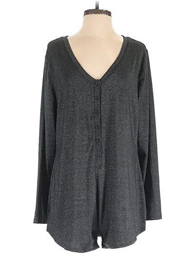 Pre-owned Colsie Romper In Gray