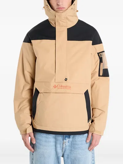 Columbia Challenger Windbreaker Jacket Beige In Nude