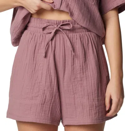 Columbia Holly Hideaway Breezy Short In Fig In Pink