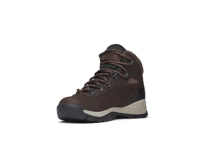 Columbia Newton Ridge Plus In Brown