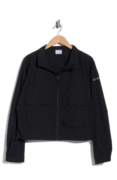 Columbia Paracutie Cropped Cargo Windbreaker In Black