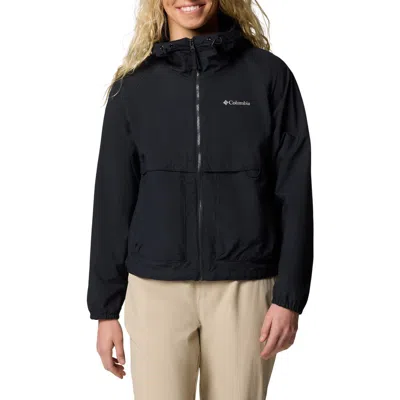 Columbia Spire Valley Water Repellent Windbreaker In Black