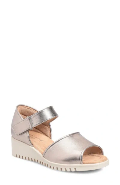 Comfortiva Daniella Wedge Sandal In Light Espresso