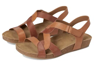 Comfortiva Garner In Brown