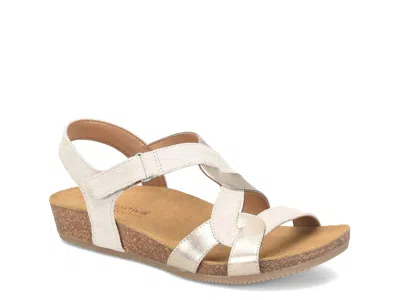 Comfortiva Garner Sandal In White