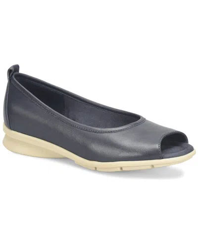 Comfortiva Pratima Leather Flat In Gray