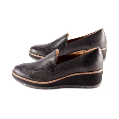 Comfortiva Women's Farland Wedge Loafers In Black Leather