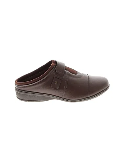 Pre-owned Comfortview Flats In Brown