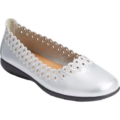 Comfortview The Vivi Slip On Flat In Silver