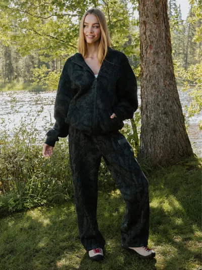 Comfrt Camo Straight Leg Sweatpants In Black