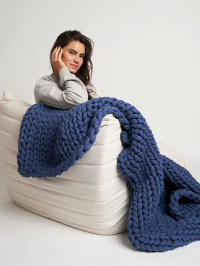 Comfrt Cuddlecloud Weighted Blanket In Blue
