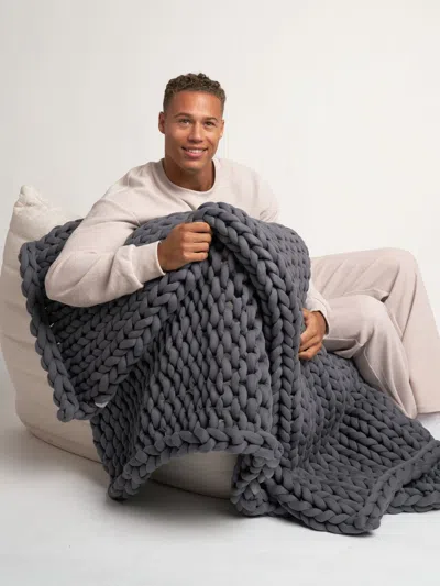 Comfrt Cuddlecloud Weighted Blanket In Gray