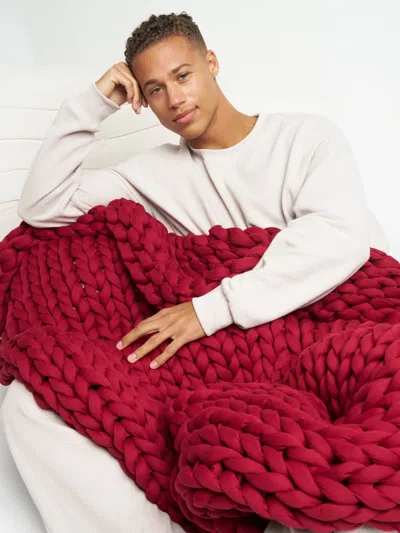 Comfrt Cuddlecloud Weighted Blanket In Red