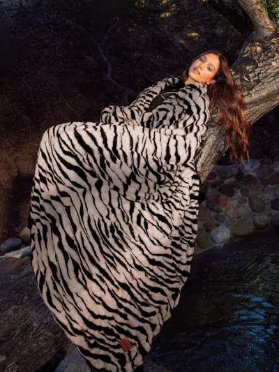 Comfrt Dreamer Blanket In Mountain Tiger