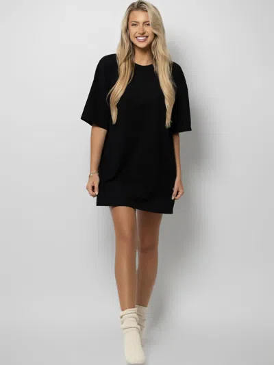 Comfrt Essential Oversized Tee Shirt In Black