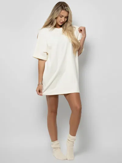 Comfrt Essential Oversized Tee Shirt In White