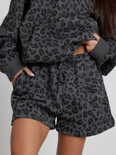 Comfrt Minimalist Shorts In Black
