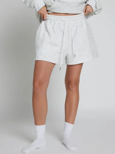 Comfrt Minimalist Shorts In White