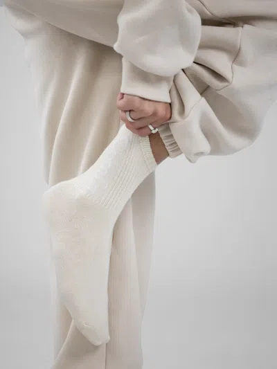 Comfrt Signature Mid Length Socks In White