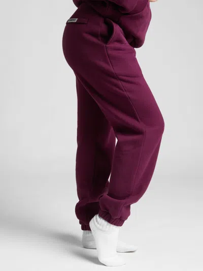 Comfrt Travel Essentials Sweatpants In Burgundy