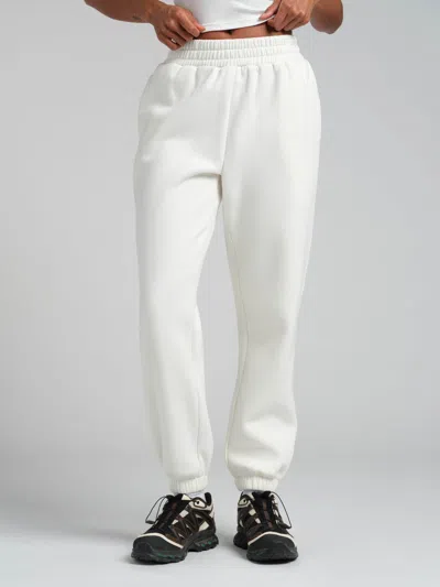 Comfrt Travel Essentials Sweatpants In White