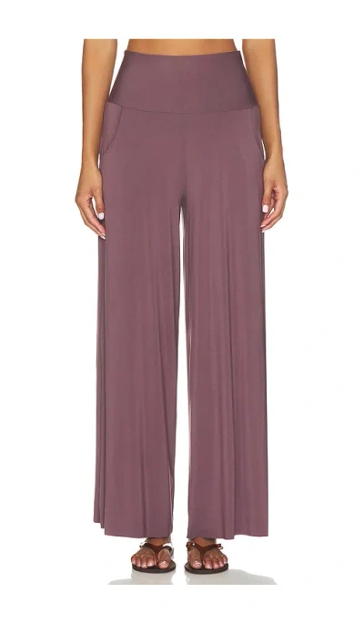 Commando Butter Wide Leg Pant In Burgundy
