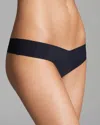 Commando Classic Solid Thong In Black