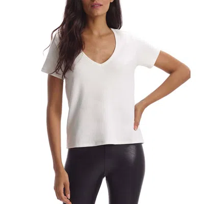 Commando Cloud Short Sleeve V-neck Tee In White
