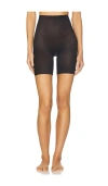 Commando Featherlight Control Short In Black