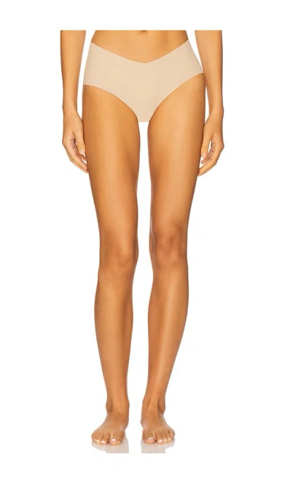 Commando Invisible Girl Short In Neutral