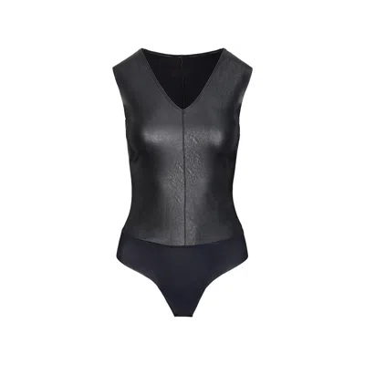 COMMANDO WOMEN'S COMMANDO FAUX LEATHER V-NECK BODYSUIT, BLACK BDS014
