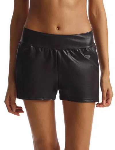 Commando Women's Faux Leather Relaxed Short In Black