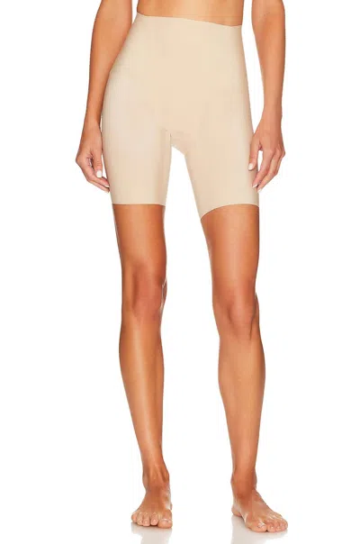 Commando Zone Smoothing Short In Beige