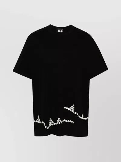Comme Des Garçons Buttoned Crew Neck T-shirt With Graphic Detail In Black