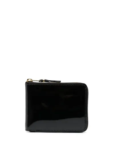 Comme Des Garçons Patent Leather Zipped Wallet In Schwarz
