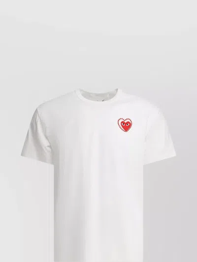 Comme Des Garçons Play Crew Neck Embroidered Heart Patch T-shirts In White