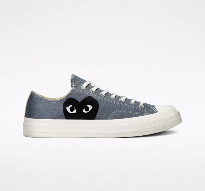 Comme Des Garçons Play Low Top Trainers In Multi