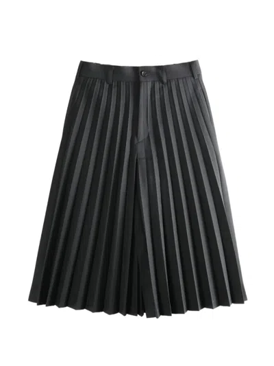 Comme Des Garçons Pleated Shorts In Black